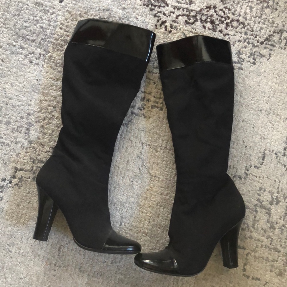 Tahari boots